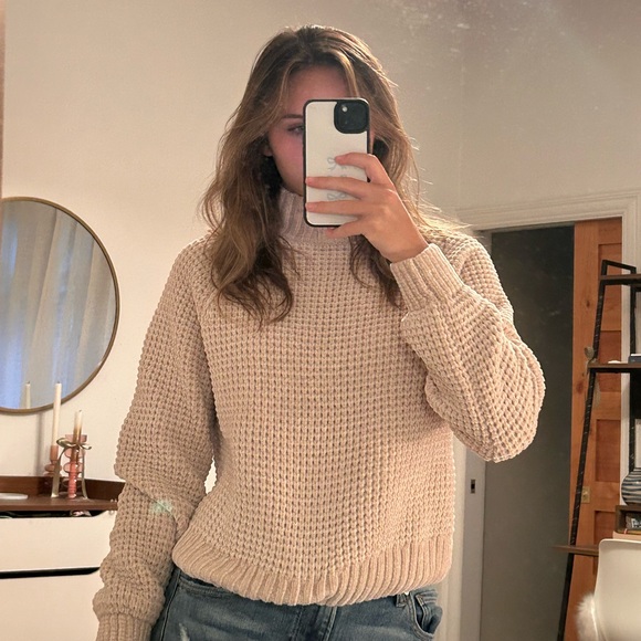 Divided Small Tan Sweater!! <3 - Picture 5 of 5